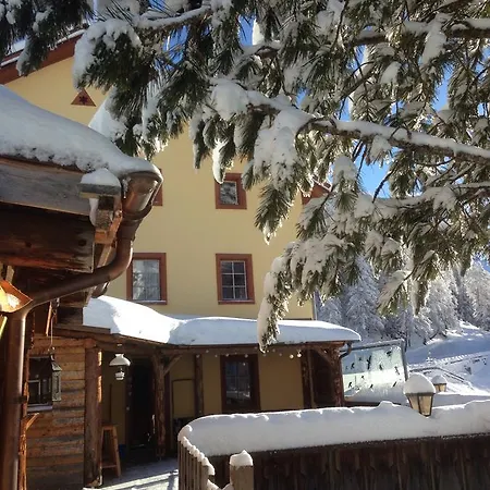 Fogadó Gasthaus Alpenrose Davos